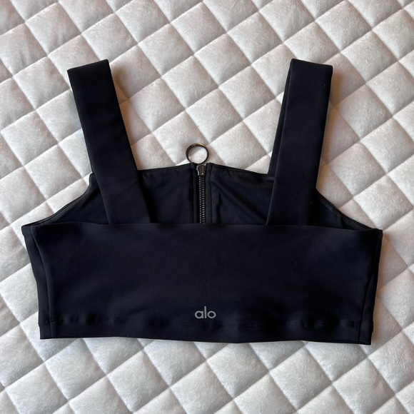 Alo Yoga Fast Bra - with Front Zipper - Picture 2 of 4